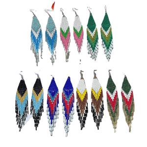 ต่างหูเม็ดลูกปัด 7 สี พู่ห้อยยาวสไตล์พื้นเมือง สำหรับงานแต่งงาน โดย MD HANDICRAFTS - Product Image 1