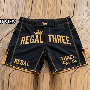 Pantalones Cortos de MMA Regal Three para Hombre, Color Negro y Dorado, Sublimados, Ropa de Artes Marciales, Pantalones Cortos de Boxeador Unisex, Transpirables - Product Image 1