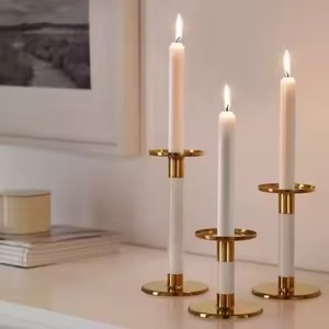 Candelabro Navideño Decorativo de Metal, Elegante Adorno Festivo para el Hogar y Espacios de Vida - Product Image 6
