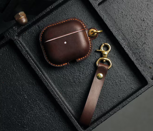 Funda elegante de cuero auténtico de alta calidad para AirPod, fundas duraderas personalizadas para todas las generaciones, funda para AirPods para protección - Product Image 1