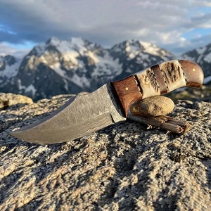 Couteau de chasse/découpe de viande/de camping en acier Damas de qualité supérieure avec étui en cuir, options OEM et logo personnalisé pour les acheteurs des États-Unis et d'Europe - Product Image 1
