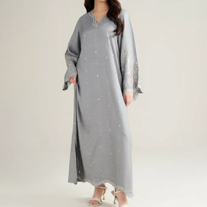 Elegante Vestido Maxi de Gasa Gris Bordado con Patrón Sólido, Manga Mariposa, Corte A, Hecho a Mano, Ecológico y Natural para Todos - Product Image 5