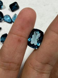Topaze bleue de Londres en gros, coupes ovales et coussin, pierres précieuses naturelles facettées de 5 à 10 carats pour la fabrication de bijoux - Product Image 3