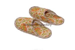 Pantoufles japonaises confortables et assez souples, Design de fleurs d'intérieur faites à la main, chaussures unisexes - Product Image 2