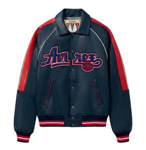 Chaqueta Varsity de Cuero Azul Marino para Hombre Avirex con Detalles Rojos, Logotipo Bordado, Cierre Frontal con Cremallera, Cuero Verde Lima, Símbolo de Energía - Product Image 1