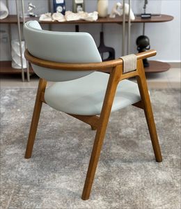 Silla de Comedor Tapizada de Madera Maciza de Lujo, Silla Moderna con Brazos Curvos, Muebles Contemporáneos para Hotel, Cafetería y Restaurante - Product Image 1