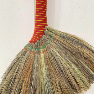 Balai en herbe naturelle écologique de qualité supérieure, longueur 40-41 pouces, authentique balai en herbe asiatique fait à la main par Eco2go Vietnam - Product Image 5
