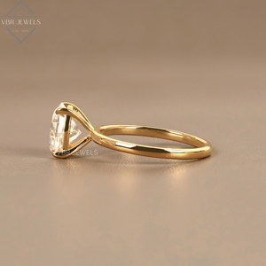 Anillo de compromiso de oro amarillo con diamante ovalado de lujo, banda minimalista, joyería nupcial, proveedor de regalos - Product Image 6