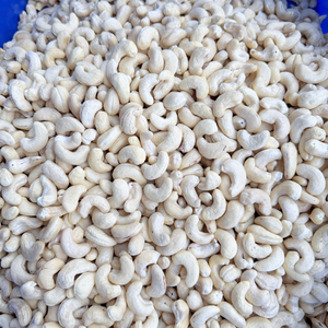 เม็ดมะม่วงหิมพานต์คุณภาพดีที่สุด SANTIGO บรรจุภัณฑ์แบบกำหนดเองได้ Kaju Badam - Product Image 1