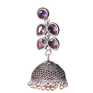 ต่างหูระย้าวินเทจประดับมุกธรรมชาติและคาร์เนเลียน ตัวเรือนทองเหลืองชุบเงิน สำหรับงานปาร์ตี้ของผู้หญิง - Product Image 1