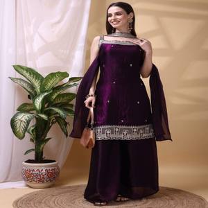 Conjunto de Diseñador VASTRA COTTAGE con Bordado de Hilo y Lentejuelas y Dupatta Elegante, Traje Étnico para Mujer para Fiestas - Product Image 3