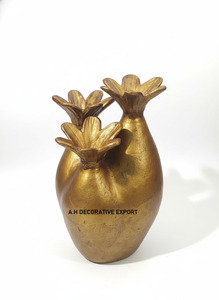 Vase en aluminium à triple bec verseur, couleur grenade, or antique |   Centre de table moderne pour mariage, décoration de maison de luxe écologique - Product Image 4