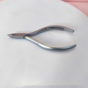 ชุดกรรไกรตัดหนังและตัดเล็บสแตนเลสสตีลสำหรับผู้ชาย - ปากกรรไกรกว้าง ใช้ได้ทั้งเท้าและนิ้ว - Product Image 4