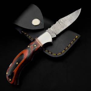 Couteau de poche pliant artisanal sur mesure en acier Damas OEM, EDC, avec système de verrouillage, manche en bois Pakka teinté bicolore et étui en cuir - Product Image 1