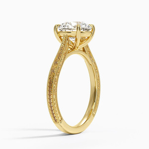 Bague solitaire vintage gravée en or avec diamant, style luxueux pour femme - Product Image 1