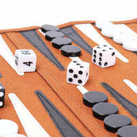 Ensemble de backgammon en cuir de luxe, excellence artisanale, durabilité durable, design pliable, emballage personnalisable pour une utilisation en extérieur
