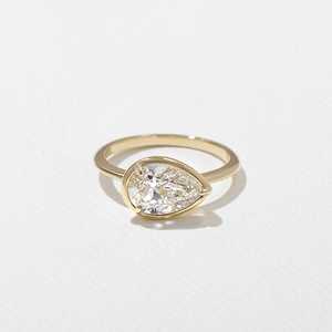 Anillo de Compromiso con Diamante Cultivado en Laboratorio East West Pear, Oro Sólido de 14K/18K Personalizado, Anillo de Boda Moderno, Venta al Por Mayor, Certificado IGI - Product Image 1