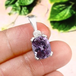 Pendentif en argent sterling Alexandrite, pierre précieuse changeante de couleur, plaqué or 14 carats, fait main, cadeau de fiançailles ou de Saint-Valentin - Product Image 4