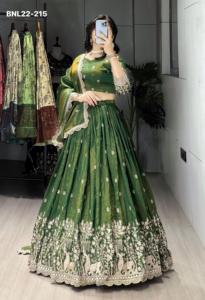 Lehenga-Choli CanCan Olive de NC Vichitra con bordados múltiples, trabajo con hilos, motivos Butti y bordes decorados, a precio mayorista. - Product Image 3