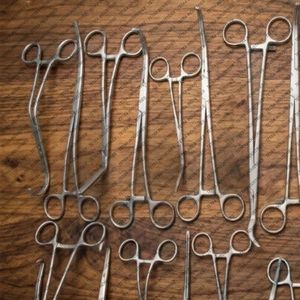 ชุดเครื่องมือผ่าตัดหนีบหลอดเลือดแบบแมนนวล DeBakey จำนวน 20 ชิ้น ผลิตจากเหล็กกล้าไร้สนิมเยอรมัน สำหรับการผ่าตัดหัวใจและหลอดเลือด ได้รับการรับรองมาตรฐาน CE ผลิตตามแบบ OEM - Product Image 2