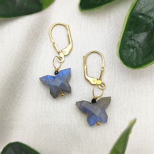 Pendientes de Mariposa de Labradorita Natural Hechos a Mano – Joyería Colgante de Plata 925 con Cierre de Palanca para Mujer - Product Image 4