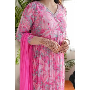 Hermosa parte superior e inferior de ropa de fiesta con Conjunto elegante de tamaño Dupatta XL - Product Image 1