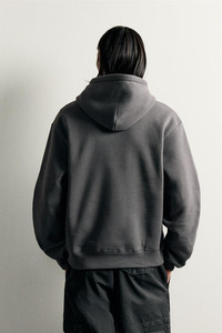Partenaire de production de vêtements personnalisés pour hommes, hoodies, mode streetwear, marque privée, usine de vente en gros pour les acheteurs du monde entier - Product Image 2