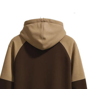 อบอุ่นมีสไตล์และสวมใส่สบายตลอดทุกฤดูกาลด้วยเสื้อฮู้ดผู้ชายสองสีสุดคลาสสิกของเรา ออกแบบมาเพื่อการสวมใส่ในชีวิตประจำวัน - Product Image 6