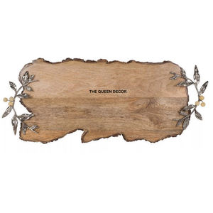 Plateau en bois rustique avec poignée en métal en forme de feuille, design attrayant, idéal pour les centres de table – Meilleure vente - Product Image 1