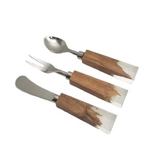 Ensemble de couverts élégants en acier inoxydable poli miroir avec manche rond en bois imprimé, ensemble de 3 pièces, vaisselle à prix raisonnable - Product Image 4