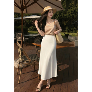 Camiseta sin Mangas de Satén Beige para Mujer, Cuello Redondo, Transpirable, Estilo Casual de Verano, ODM OEM HELENA, 100% Poliéster, Color Sólido - Product Image 3
