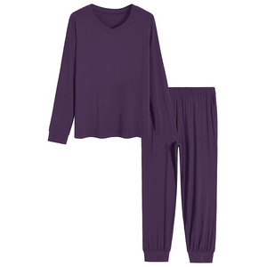 Ensemble de survêtement personnalisé pour homme : sweat à capuche athlétique et pantalon de jogging fuselé pour équipes et tenues de fitness - Product Image 3