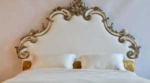 Traditional King Size Bedroom <b>Set</b> with Tufted Leather Bedroom and Matching Nightstands in Antique Style For Home Villa Wedding - Product Image 6