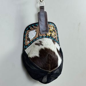 New Wholesale Handmade Genuine Leather Magnetic Hat Clip <b>Luxury</b> Heavy-Duty Magnet Holder for <b>Towels</b> Badges Keys & Outdoor Gear - Product Image 5