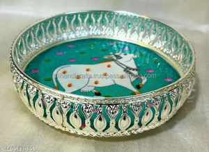 ถาดเสิร์ฟโลหะตกแต่งสีเขียวอมฟ้าลายวัวศักดิ์สิทธิ์พิชไว ถาดเหล็กพร้อมหูจับสีทองสำหรับจัดเก็บ - Product Image 3