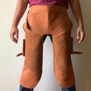 Chaps de ferrier professionnel en cuir robuste, réglables, pour le sablage et la protection des sabots, protection pour le travail de sablage - Product Image 1