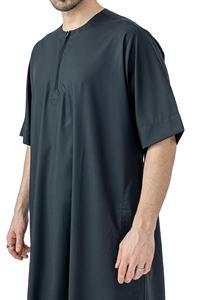 Vêtements islamiques à manches courtes pour l'été Thobe pour hommes Jubba Nouvelle arrivée Thobe pour hommes personnalisé Vente à chaud islamique Jubba pour hommes - Product Image 2