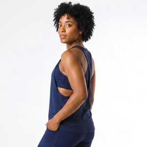 Débardeur de yoga pour femme, haut de sport personnalisé pour l'entraînement et la gym, style racerback - Product Image 3