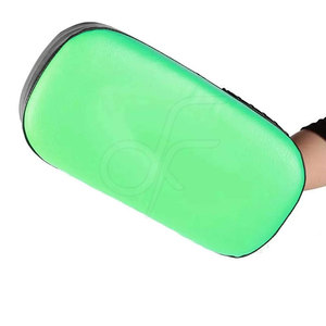 Fabricante profesional, diseño y logotipo personalizados, cómodas almohadillas de boxeo tailandés de cuero genuino en venta - Product Image 6