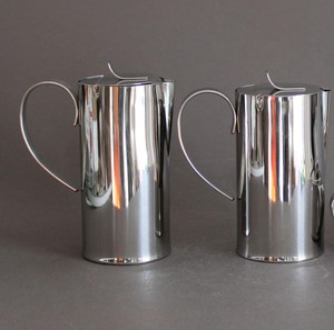 High Quality Hammered Stainless Steel Beverage Serving Jug With Cover Durable Metal Water Jug For Dining And <b>Commercial</b> Use - Product Image 1