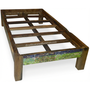 เตียงเดี่ยวไม้เรือรีไซเคิลแบบถอดประกอบได้ ไม่มีหัวเตียง สีธรรมชาติ เป็นมิตรกับสิ่งแวดล้อม เฟอร์นิเจอร์ทำมืออย่างยั่งยืนสำหรับห้องนอน - Product Image 1