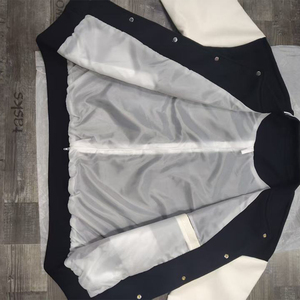 Chaqueta Varsity Unisex Oversize en Colores Pastel, Chaqueta Bomber de Forro Polar, Chaqueta Letterman para Hombre y Mujer, Estilo Casual Urbano con Hombros Caídos - Product Image 5