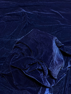 Tissu de velours brodé de luxe de qualité supérieure pour robes de mariée, lehenga de mariée et robes de soirée, disponible à la vente - Product Image 4