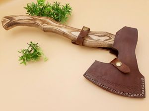 Hache décorative industrielle forgée à la main pour l'extérieur avec manche en bois, lame en acier au carbone gravée sur mesure OEM de qualité supérieure, tête barbelée - Product Image 5