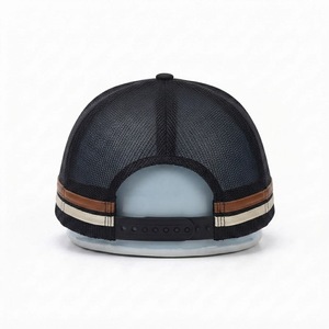 Casquette Trucker Unisexe Noire en Maille, 6 Panneaux, Réglable, Snapback, Décontractée, Printemps-Été, Respirante, avec Patch Avant Couleur Contrastante - Product Image 6