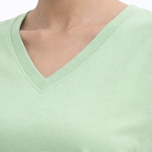 T-shirt uni à col en V pour femmes, manches courtes, doux, confortable, décontracté, léger, coupe ample, à la mode - Product Image 5