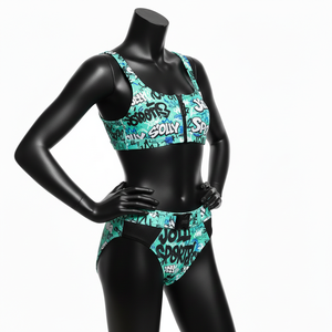 Ensemble de bikini en polyester et élasthanne premium avec imprimé graffiti, haut zippé, panneaux latéraux noirs, logo personnalisé par sublimation, pour femmes. - Product Image 4