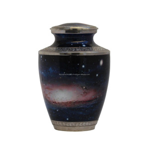 Urne funéraire en métal pour cendres d'adultes, finition artisanale - Product Image 1