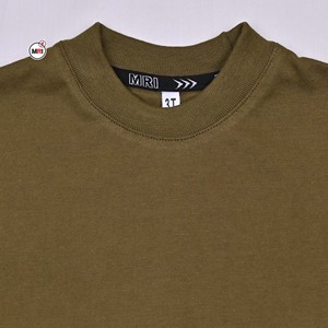 เสื้อยืดคอกลมแขนสั้นสีเขียวมะกอกสำหรับผู้ชาย ตัดเย็บตามสั่ง ทรงปกติ ผ้าฝ้ายถัก 100% ดีไซน์สีพื้น - Product Image 3