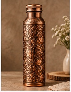 ขวดน้ำทองแดงดีไซน์สวยงามพร้อมฝาปิด ตัวขวดลายริ้วแบบพกพาสำหรับเดินทาง ดีไซน์มินิมอล - Product Image 6